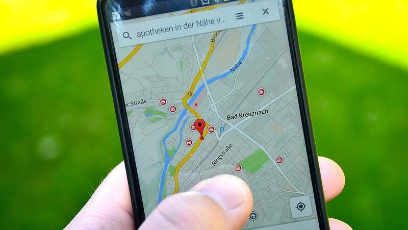 resultats-recherche-google-seo-local.jpg Résultats de recherche Google pour une requête locale sur smartphone
